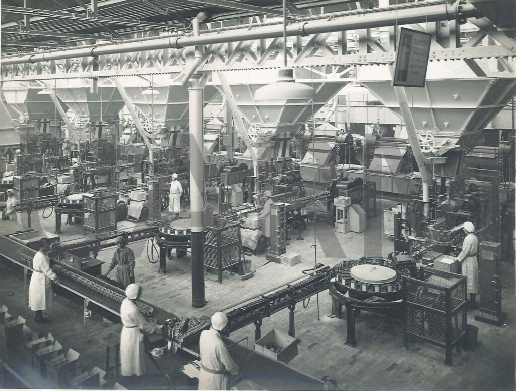 Image of 1930s soap production factory line.